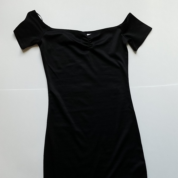 H&M off shoulder LBD - Picture 5 of 5